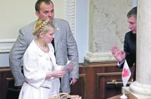 Дождались. Тимошенко чистит списки от «предателей». Но в БЮТ говорят, что Губский вербует новых. Фото С. Василенко