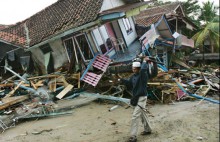 Число жертв цунами в Индонезии выросло до 311 человек