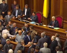 Оппозиция требует досрочных выборов Президента