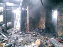 На Донетчине из-за неосторожного обращения со свечой погибли 2 человека