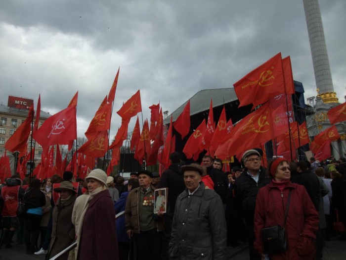 Святкова хода на честь 93-ї річниці Жовтневої Революції. Фото Андрій Недзельницький Святкова хода на честь 93-ї річниці Жовтневої Революції. Фото Андрій Недзельницький