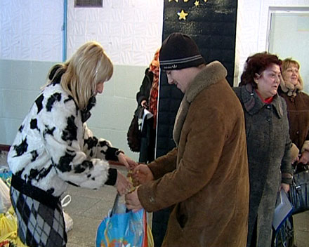 Сегодня в Родинском вручили подарки детям-инвалидам