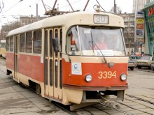 В Днепропетровске женщина попала под железные колеса трамвая и осталась без ноги