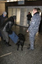 В аэропорту Донецка пассажиров встречают со служебной собакой