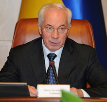 Азаров прочистит руководителям мозги, чтобы не искривлялись инфекцией