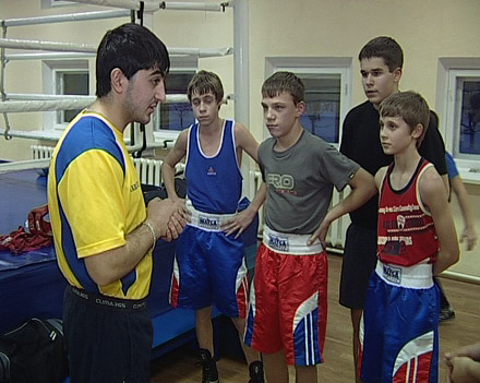 Красноармейские боксеры снова впереди