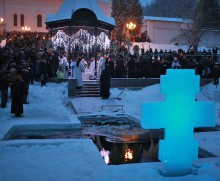 Крещение. Где окунуться в купель и набрать целебной воды.