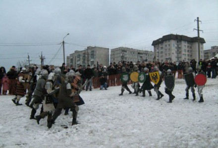 В Мариуполе состоялось "ледовое побоище". Фото mariupol-express.com.ua