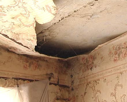 75 домов Родинского поставлены в очередь на капитальный ремонт шиферных кровель