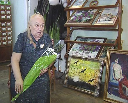 В Красноармейской городской центральной библиотеке им. Шевченко прошла выставка картин Людмилы Жовнир (ФОТО)