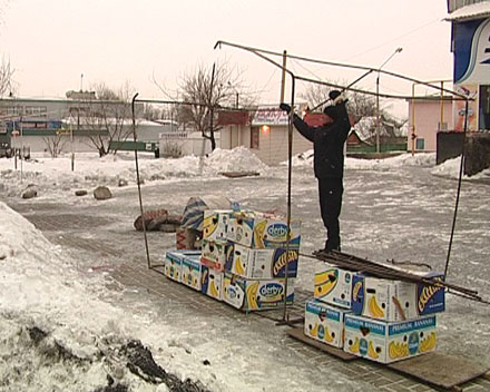 С 1-го марта торговых палаток возле универмага «Красноармейск» не будет