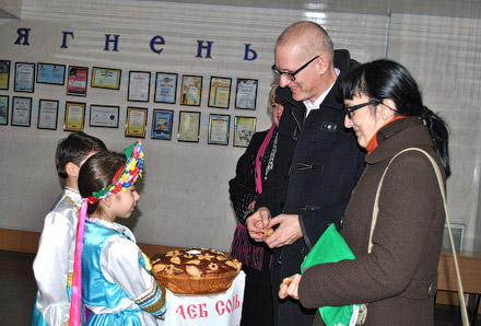 Высоких гостей радушно встретили в Красноармейском учебно-воспитательном комплексе Высоких гостей радушно встретили в Красноармейском учебно-воспитательном комплексе