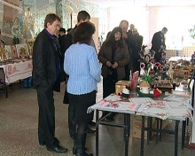 Сегодня в Красноармейском профессиональном лицее состоялась выставка декоративно-прикладного искусства (ФОТО)