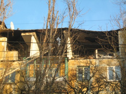 В Мариуполе взрывом бытового газа разрушены две квартиры. Фото mariupol-express.com.ua