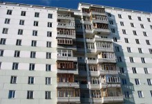 В Мариуполе из окна выпали двое детей. Отец видел