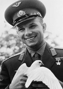 Кто такой Юрий Гагарин и что такое космос?