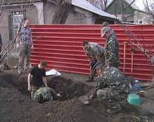 В Красноармейске начались раскопки останков советских воинов (ФОТО)