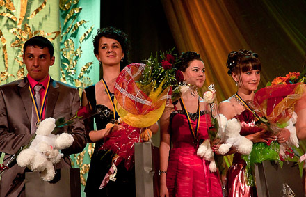 Красноармейские школьники простились со школой Красноармейские школьники простились со школой