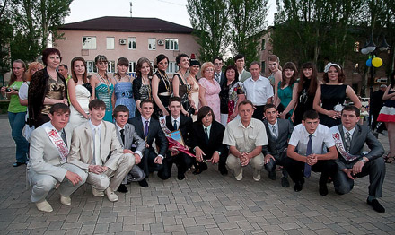 Красноармейские школьники простились со школой Красноармейские школьники простились со школой