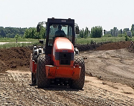 Вблизи Сергеевки восстанавливают дороги (ФОТО)