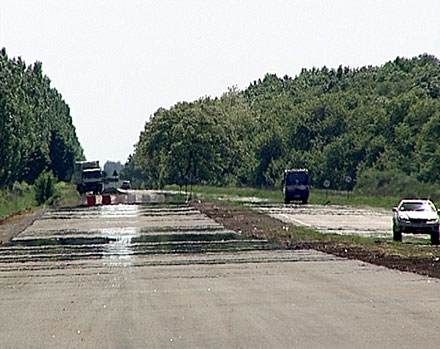 Вблизи Сергеевки восстанавливают дороги (ФОТО)