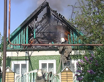 В Красноармейске горел частный дом (ФОТО)