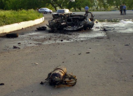 В Донецкой области взрыв газового баллона разворотил иномарку. "Опель" ехал по шоссе
