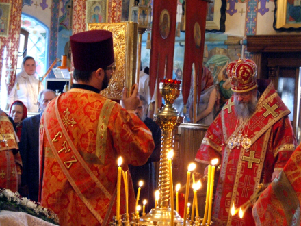 Пасхальную радость с верующими Красноармейска разделил Владыка Иларион