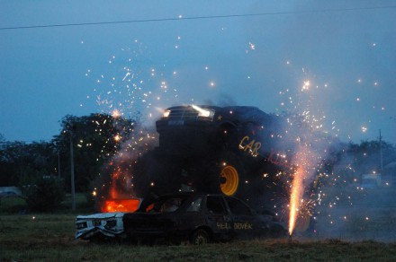 В Красноармейске в честь Дня молодежи состоялось авто-мото-каскадер-шоу “RODEO” Big еvent extreme tour” (ФОТО)