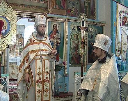 В Свято-Вознесенском храме села Новотроицкое сегодня прошла торжественная литургия (ФОТО)