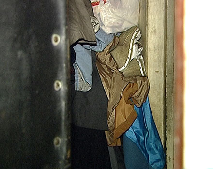 Красноармейчанка превратила квартиру в свалку (ФОТО)