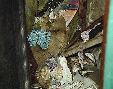 Красноармейчанка превратила квартиру в свалку (ФОТО)