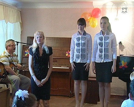 В музыкальной школе Красноармейска прошел сольный концерт юных пианисток (ФОТО)