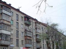 В микрорайоне «Солнечный» Красноармейска дом тонет в нечистотах  