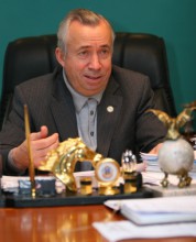 Донецкий мэр Лукянченко назвал политическими спекуляциями акцию протеста у горсовета