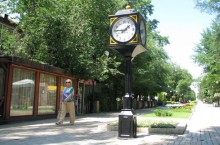 В Донецке установили часы с вечным двигателем