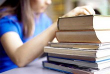 В Донецкую область завезли пока только 45% "плановых" учебников для 11-х классов