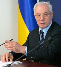 Азаров заявил о слиянии Партии регионов и «Сильной Украины»