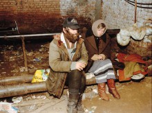 У Азарова утвердили порядок регистрации бомжей