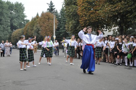 Сегодня в школах Красноармейска и района прошла торжественная линейка