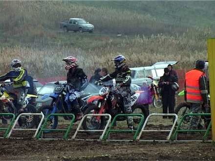 В Димитрове прошли соревнования по мотокроссу(ФОТО)