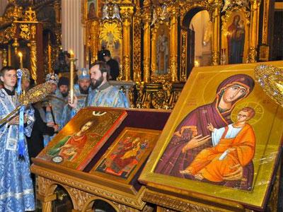 В Донецк прибыли святыни с Горы Афон