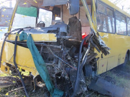 В Мариуполе водитель маршрутки покалечил 8 человек (ФОТО)