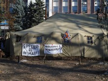 Чернобыльцы продолжат голодовку в Донецке пока губернатор не договорится с Азаровым