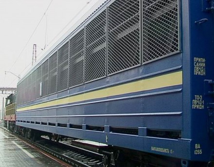 Пассажиры Донецкой железной дороги теперь могут поехать в Киев вместе с автомобилем (ФОТО)