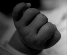 В Донецкой области в лесопосадке найден труп ребенка