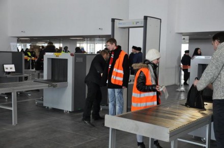 Волонтеры протестировали новый терминал донецкого аэропорта