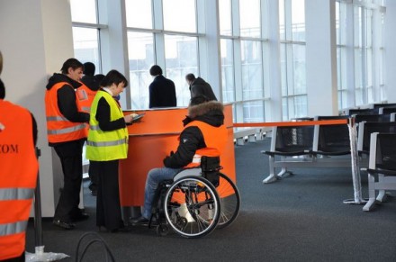 Волонтеры протестировали новый терминал донецкого аэропорта