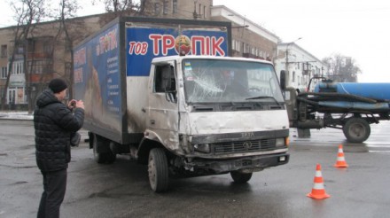 В Запорожье маршрутка столкнулась с грузовиком. Есть жертвы