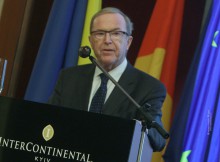 Президент ЕНП призывает украинскую власть освободить Тимошенко